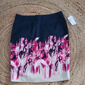Cleo Petites Floral Artsy Abstract Floral Midi Careerwear Pencil Skirt. Size 8